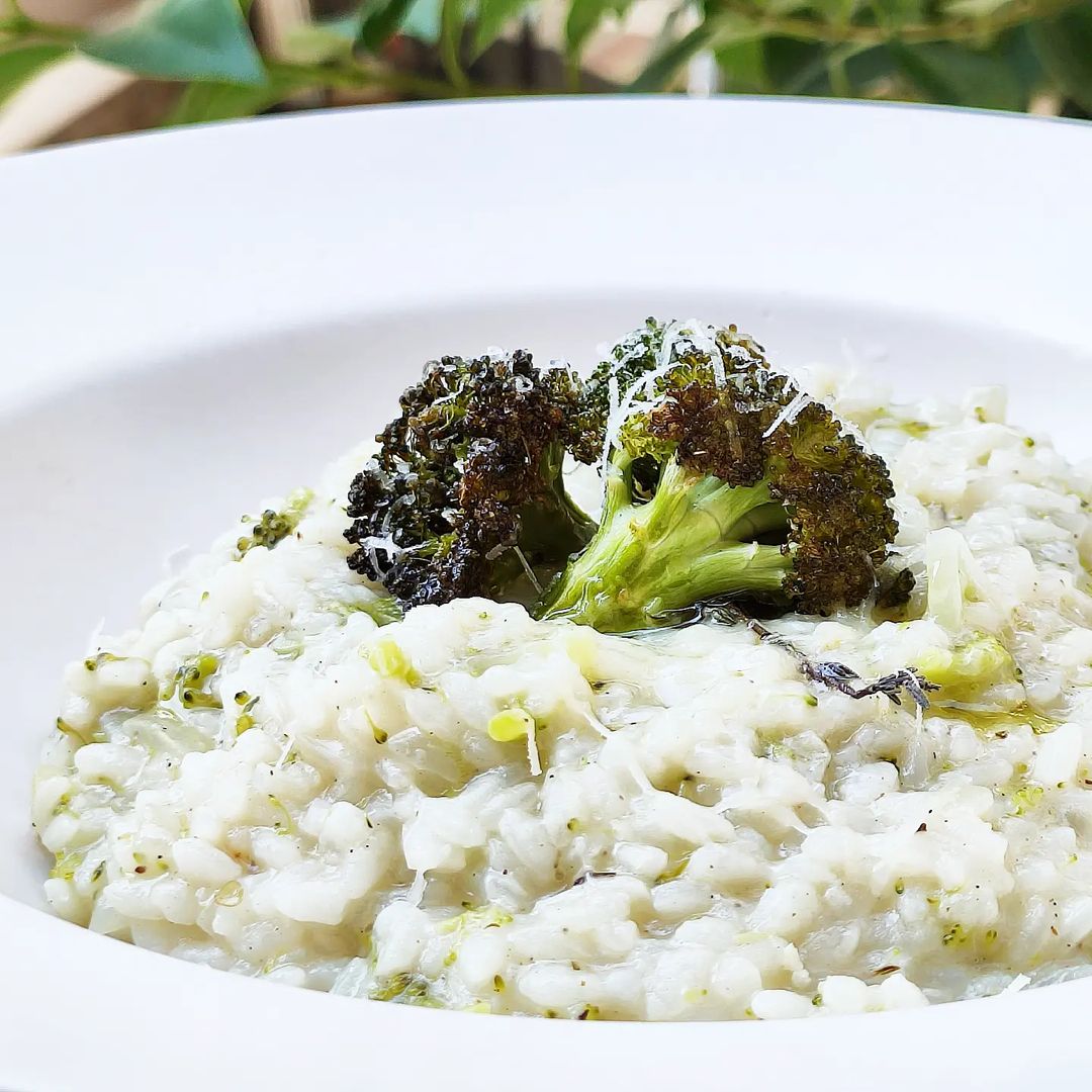 Broccoli Risotto 
from : wondernonieskitchen resepmamiku.com/en/broccoli-ri…