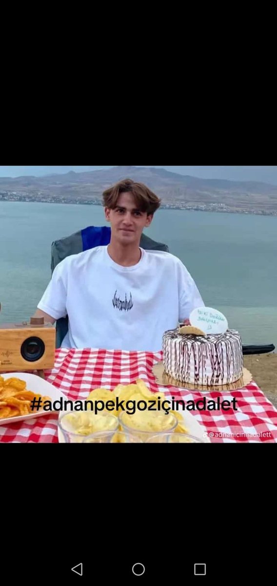 sekiz kurşunla hayatta kalsın diye ne çok dua ettik o hastane kapısında adnan öldü dediler nasıl ya adnan nasıl ölür adnan daha çok küçük #AdnanİcinSesVer