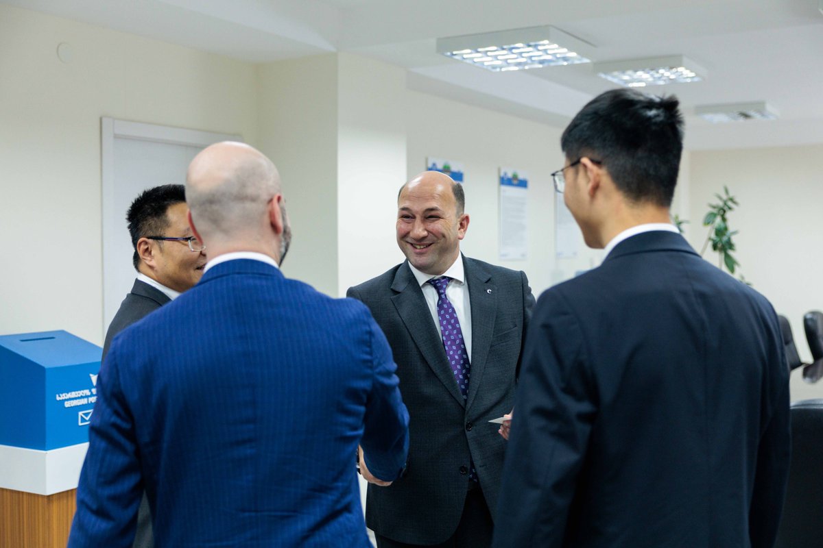 L_Chikvaidze's tweet photo. 📦 The Director General of Georgian Post hosted representatives of global e-commerce giant TEMU in Georgia 🇬🇪 to strengthen cooperation, boost international logistics, and enhance service quality. A new chapter in cross-border delivery begins! 🌍📬 #TEMU #GeorgianPost #Logistics https://t.co/AZLICLfBuS