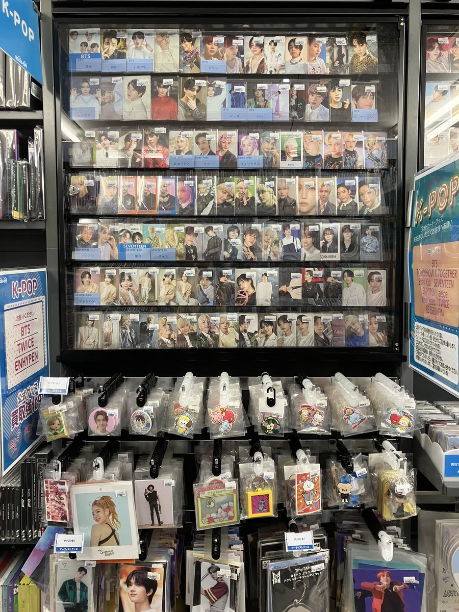 当店の2階にはkpopグッツの 取り扱いがございます🥳❣️ #SEVENTEEEN