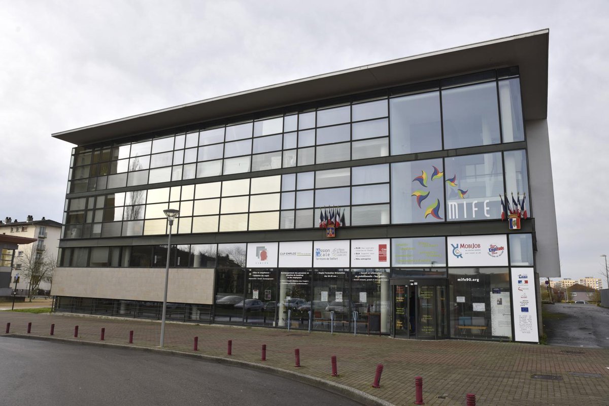 À partir d'aujourd'hui, la Maison de l’Information sur la Formation et l’Emploi (MIFE) cessera ses activités.
Les contacts utiles sont disponibles sur le site départemental, dans la rubrique fermeture de la MIFE. 

#TerritoireduLion #TerritoireSolidaire