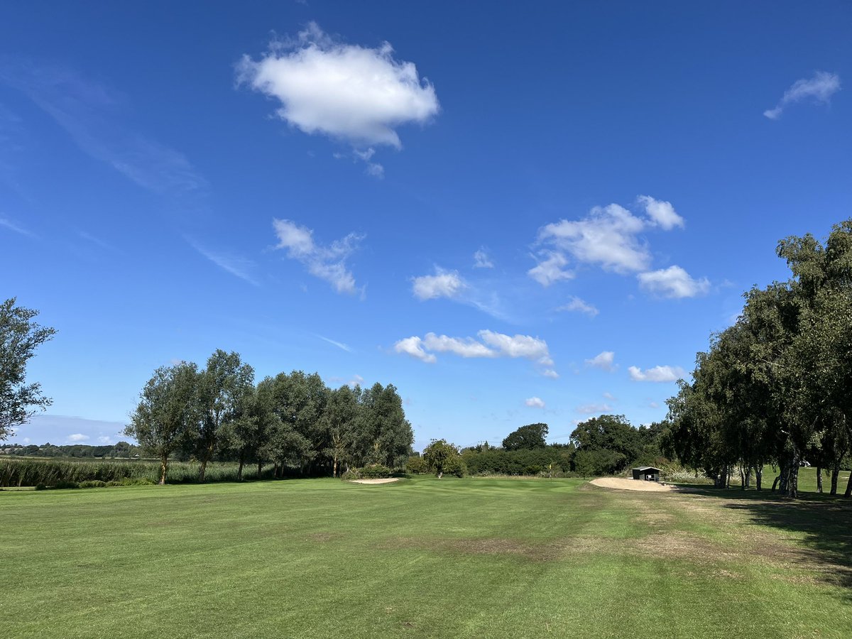 A #beautiful day for #golf in #Tendring and #Essex! 

01255 503616 or website for info.