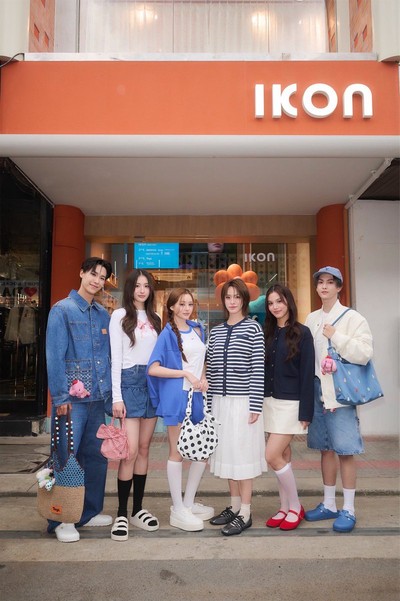 IKON ร้านมัลติแบรนด์สำหรับเหล่าคนรักแฟชั่น จัดงานเปิดตัวแฟล็กชิปสโตร์ใหม่ใจกลางสยาม สแควร์ ซอย 2 พร้อมรวบรวมแบรนด์แฟชั่นสุดฮอตมาให้ได้ช้อปกันแบบไม่ต้องบินไปไกล 

@ikonshops #Ikonshop #PacificaGroup #emiamily #beonnnie #junniorrs #COPPERdechawat #mimrattanawadee #viewbenyapa