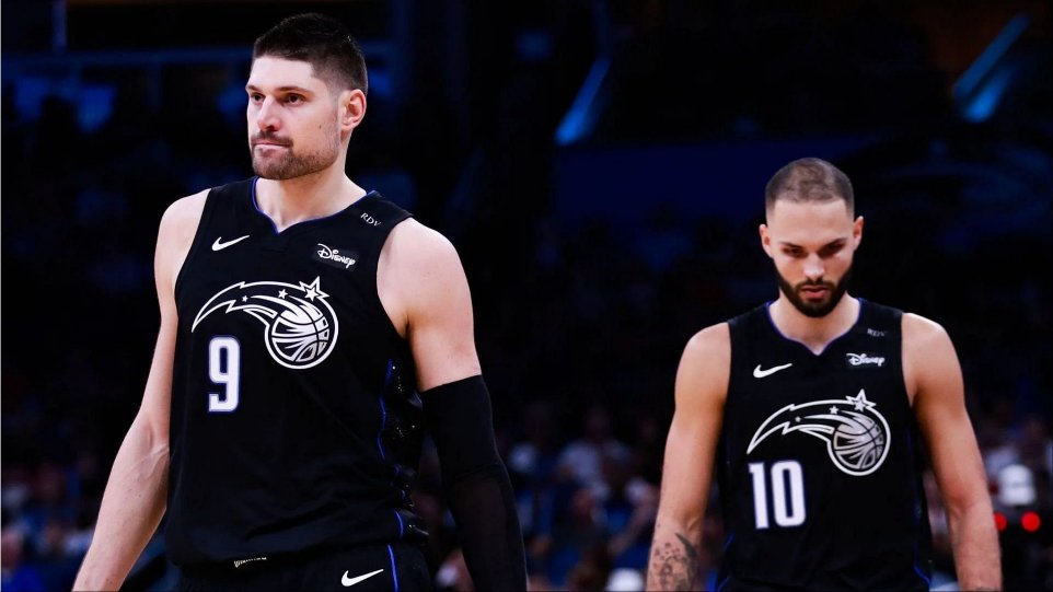 Former Magic teammates banter as Evan Fournier signs big with Olympiacos, while Vucevic jokes and dreams of joining Red Star. Friendly rivalry keeps fans entertained!  sportskeeda.com/basketball/new…