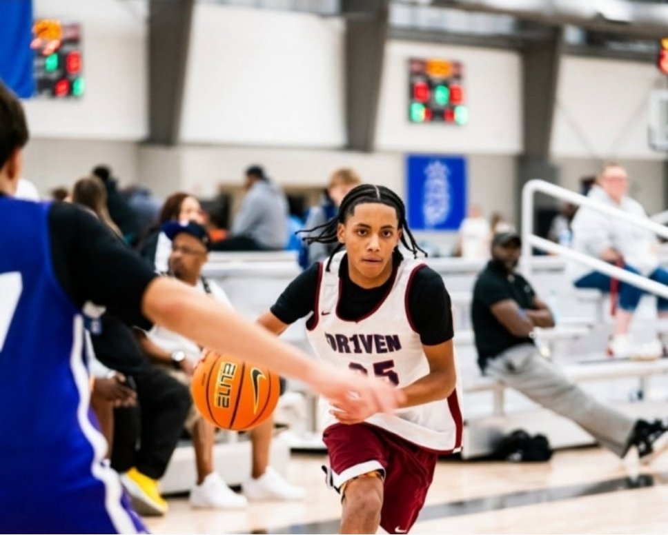 athleteoftheyear.org/2025/devaughn-…