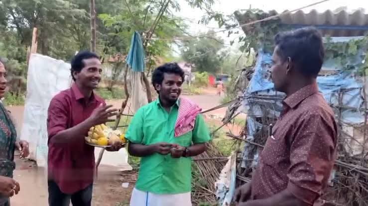 KallarTrends's tweet photo. திடீர் மன்னர் பரம்பரை...
Tcs ல் வேலை மாதம் ஒரு லட்சம் .பொன்னு கேட்டு வந்துருக்கோம். ☺ https://t.co/ybmOm3X680