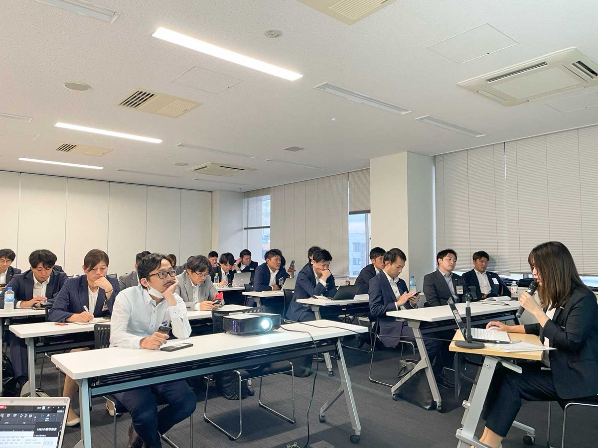 osakijc's tweet photo. 7月例会「共に創ろう-光の架け橋- 花火大会直前説明会」を実施しました！

はじめて花火大会に参加する会員も多い中、各部会からの丁寧な説明と、活発な質疑応答を通じ、全員が本番に向け気持ちをひとつにできたと感じています。

花火大会本番まであと少し。

本番もどうぞよろしくお願いいたします！ https://t.co/2GscZKxIC6