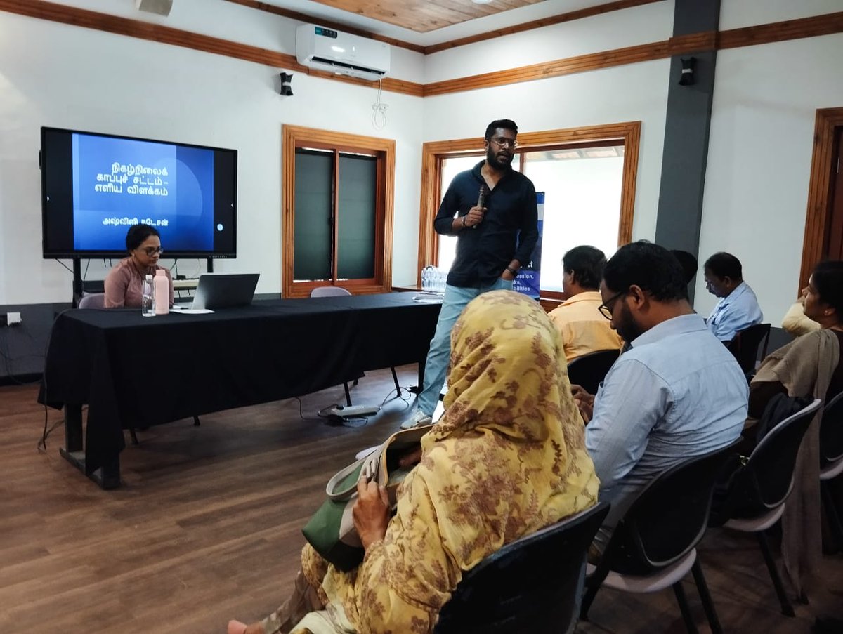 We wrapped up our #OnlineSafetyAct workshop in Batticaloa with 35 local journalists. Grateful to Ashwini Natesan for her expert insights and to the @NLinSriLanka for the support. Discussions centred on digital rights, press freedom &amp; online responsibilities. 
#SLPI #MediaTraining