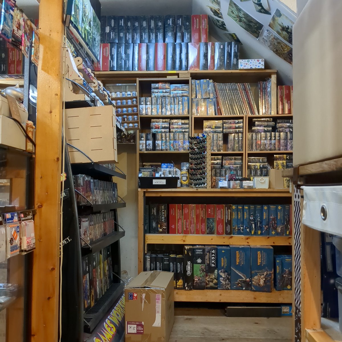 最近、ウォーハンマーの売上が落ち着いてます。

みなさん、夏休みでようやく積みを作り始めたな！？（俺もです。）

積み棚が空いたら、なんだか気持ち悪いので、また積みましょうね！

よいしょ！ヨシ！

#ウォーハンマー