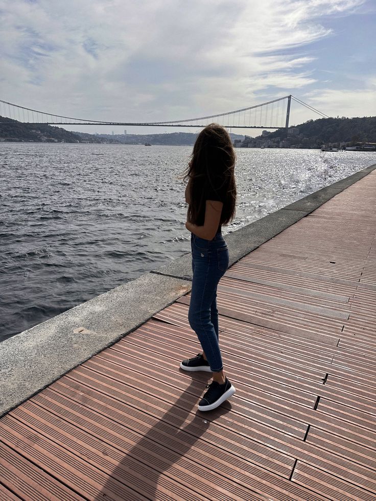 ...

Rengarenk kapılardan ibarettir yaşam, biri kapanır, diğeri açılır.. 

                ...𝙶Ü𝙽𝙰𝚈𝙳𝙸𝙽... 
              𝙼𝚄𝚃𝙻𝚄 𝚂𝙰𝙱𝙰𝙷𝙻𝙰𝚁

༺🍃☞ 𝓔𝓵𝓲𝓯𝓬𝓮 ☪ツ ☕💙🌺☘🕊