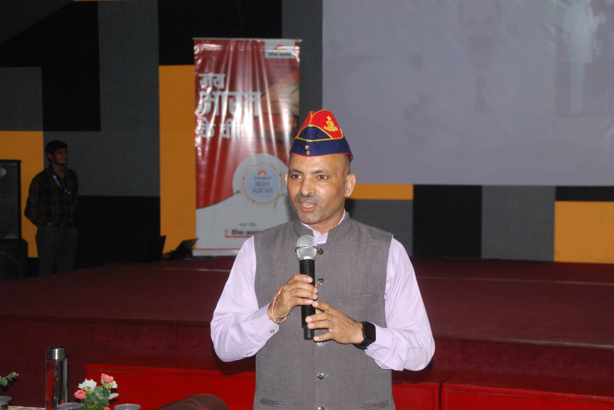 gorockgo_100's tweet image. The battlefield may change, But service never ends
As a  #SoldierforLife  I m glad to b part of #BharatRakshaParv 
Great initiative by #DainikJagran  2 collabrate vid many Institutes n send Rakhis 2 our Soldiers at far flung areas on  LOC/LAC  🇮🇳
Join the movmnt #BRP2025
Jai Hind