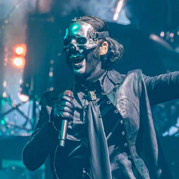 papathefifth's tweet photo. the face of the creature who said he was gonna cover tonight’s crowd in his milk btw https://t.co/oxZoz2FTCJ