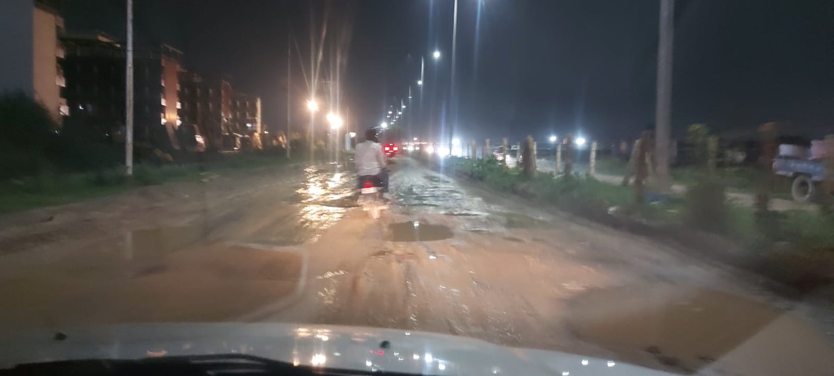 aksindian46's tweet photo. Reminder 48, @narendramodi
@PMOIndia
@myogiadityanath
Road update: > Bad → Bumpy and cracked>Worse → Potholes galore>Worst→A test of survival>Ride safe, folks.
@dmgbnagar
@OfficialGNIDA
@noidanewsupdate
@timesofindia
@HT_UttarPradesh

Location: GN West,SC-01 https://t.co/ZSuQ7MPhAh