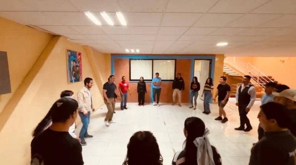 Agradecemos al maestro Uriel Ortega, coordinador del Instituto Superior de Música “Esperanza Azteca”, por haber compartido sus conocimientos y pasión en el Taller de música, en el que participaron los alumnos de la licenciatura en Educación musical. 🎶❤️🎹
 
#SomosIMX #música