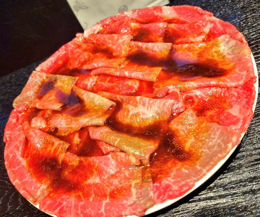 hideto0717's tweet photo. 昨日、お客様と一緒に「暴飲暴食」って言う焼肉屋さんに行ってきた!!
コースのみの提供だけどライスおかわりし放題だしカルビロースもおかわりOK。
何よりお肉全部美味しくて久しぶりに食い過ぎて帰り道がしんどくなった(笑)
本当にご馳走様でした🙇‍♂️
#四谷三丁目
#暴飲暴食 https://t.co/4thoYuQoxa