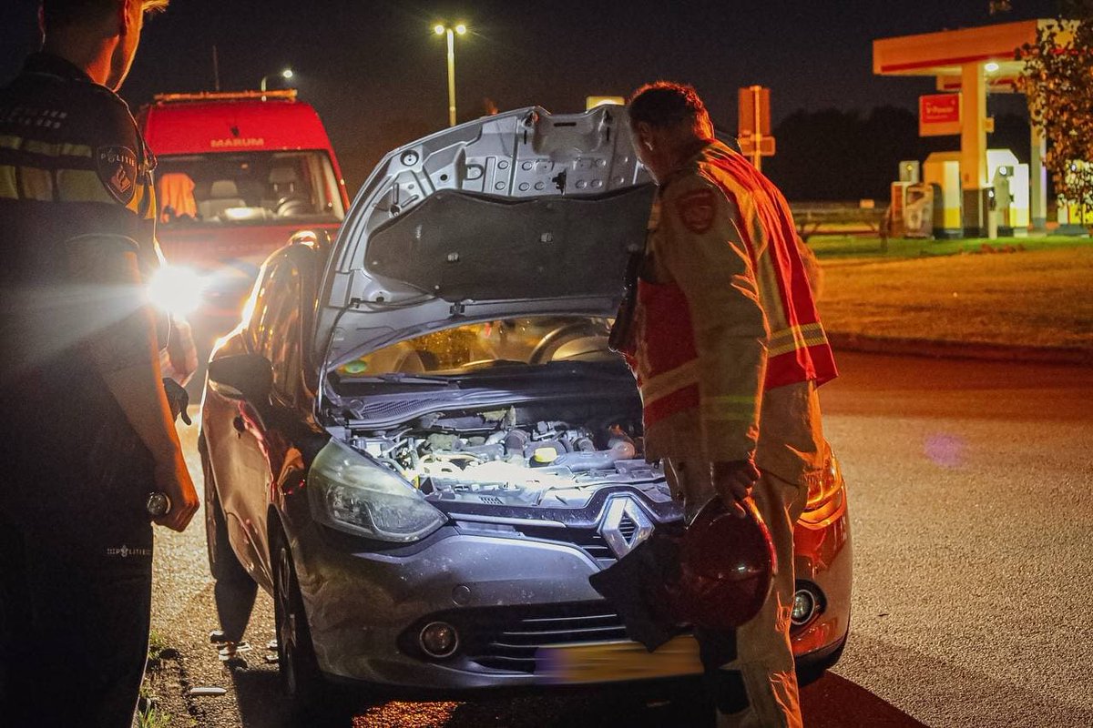 Autobrand bij tankstation langs A7 Nuis snel onder controle