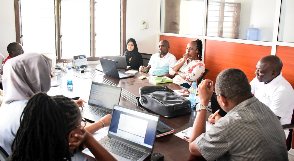 HAKI Africa (@hakiafrica) on Twitter photo We had the pleasure of hosting Mr. Jackson Obare, Regional Manager at ForumCiv Eastern & Southern Africa <a href="/ForumCivESA/">ForumCiv ESA</a> for a strategic dialogue on deepening collaboration in promoting civic engagement, democratic governance, and human rights across Kenya.
ForumCiv’s commitment to We had the pleasure of hosting Mr. Jackson Obare, Regional Manager at ForumCiv Eastern & Southern Africa <a href="/ForumCivESA/">ForumCiv ESA</a> for a strategic dialogue on deepening collaboration in promoting civic engagement, democratic governance, and human rights across Kenya.
ForumCiv’s commitment to