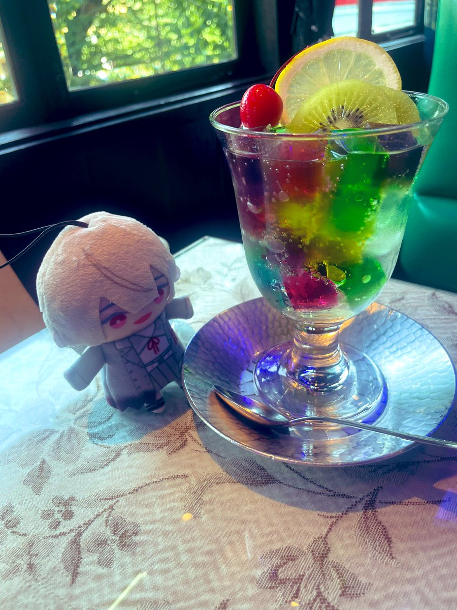 Dreamofstar's tweet photo. お誕生日おめでとうございます🎉🎉🎉
誕生日という事でオシャレな喫茶店へ連れてきました〜いい一年になりますように✨
 #弦誕祭2025 https://t.co/Cfw90kMmDl
