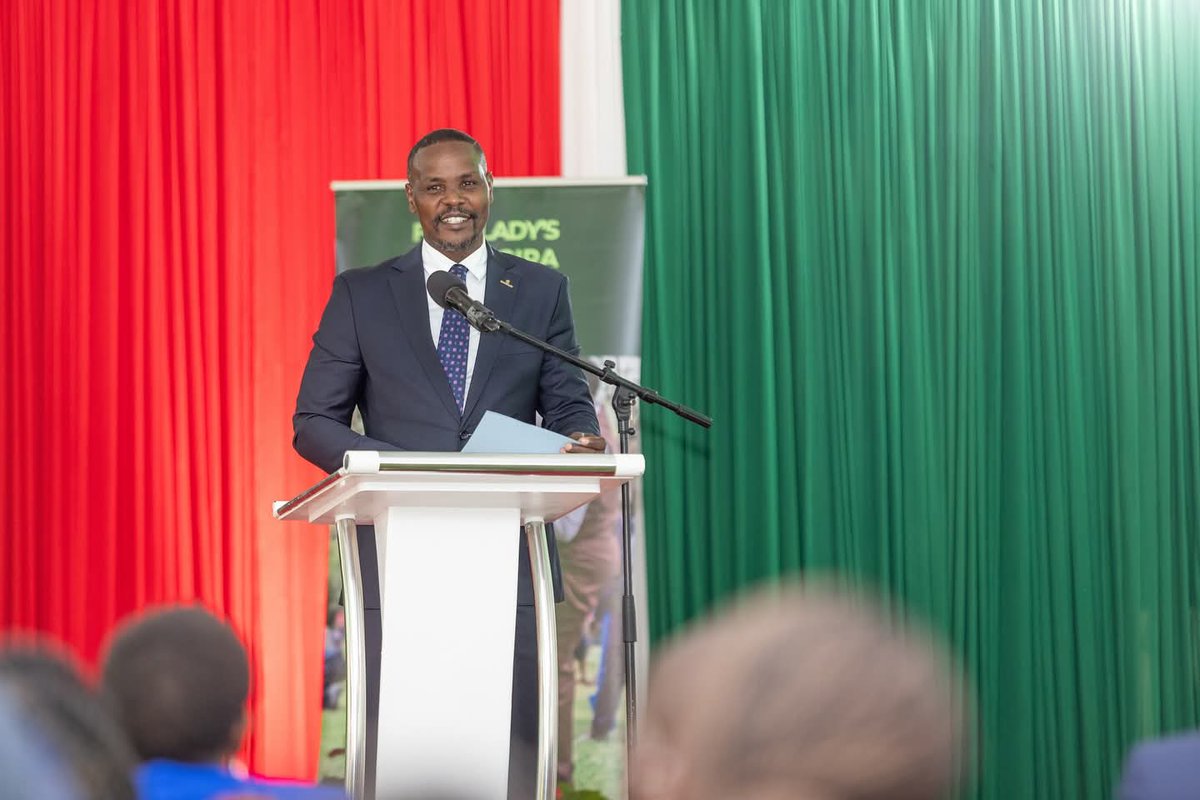 EnviClimateC_Ke's tweet photo. @EnviClimateC_Ke PS, Dr. Eng. Festus Ng’eno yesterday joined the First Lady of the Republic of Kenya, H.E. @MamaRachelRuto &amp; the FLAMA Technical Working Group for this years' FLAMA Awards themed, “End Pollution, Conserve the Environment," held at State House, Nairobi https://t.co/Ma17iX5LoS
