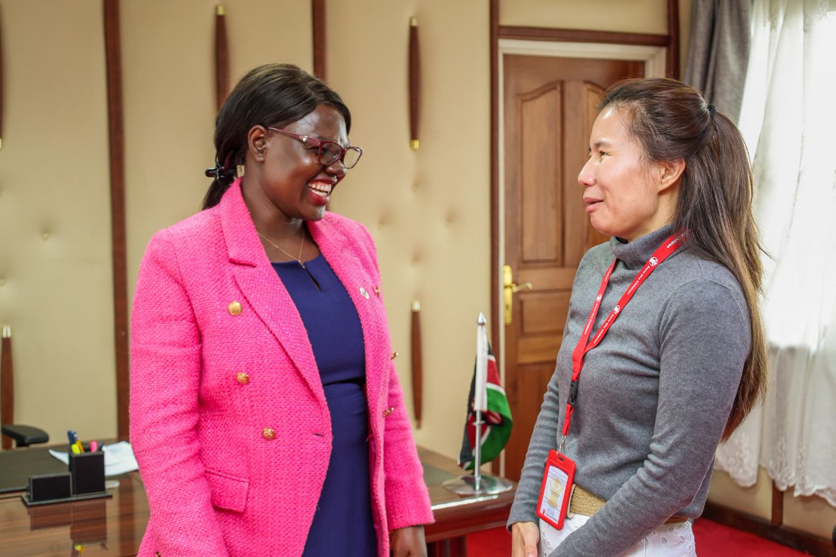 SaveChildren_KE's tweet image. Other priorities discussed were alternative family care and capacity building for teachers and social workers to better support vulnerable children. Save the Children is committed to working closely with the State Department to uphold children’s rights and improve their lives.