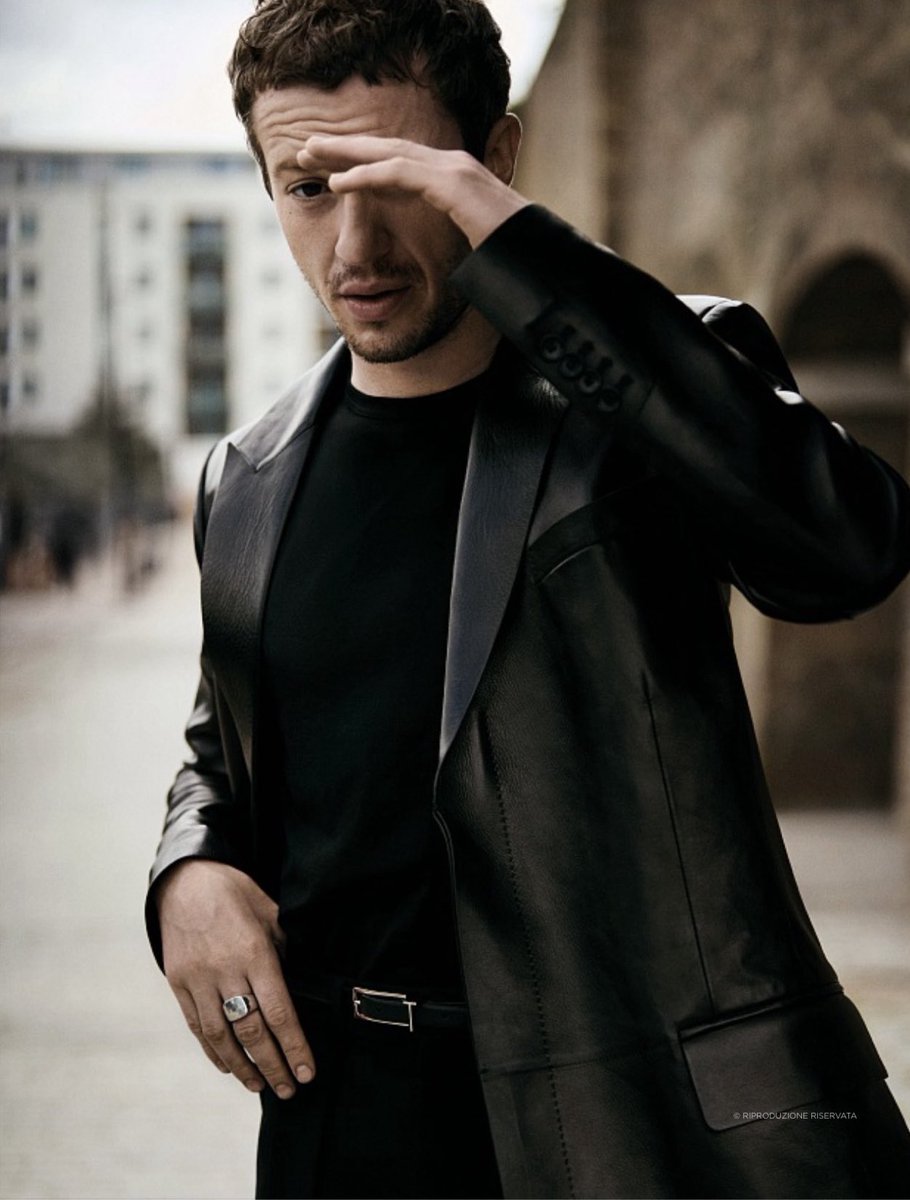 joequinnhq's tweet photo. Joseph Quinn photographed by Boo George for Style Magazine. https://t.co/nSLgOxCJtE