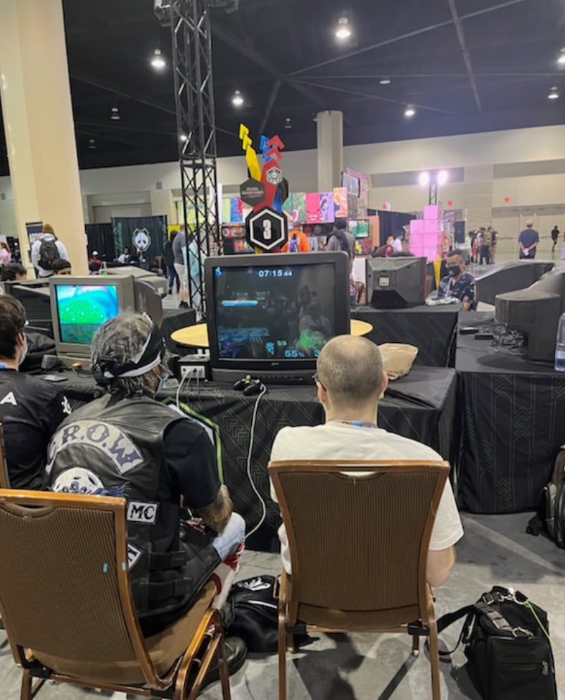 idk why y’all hate m2k so much but tht fuck ass nigga four stocked me in under a minute while sitting cross legged so yeah fuck bro