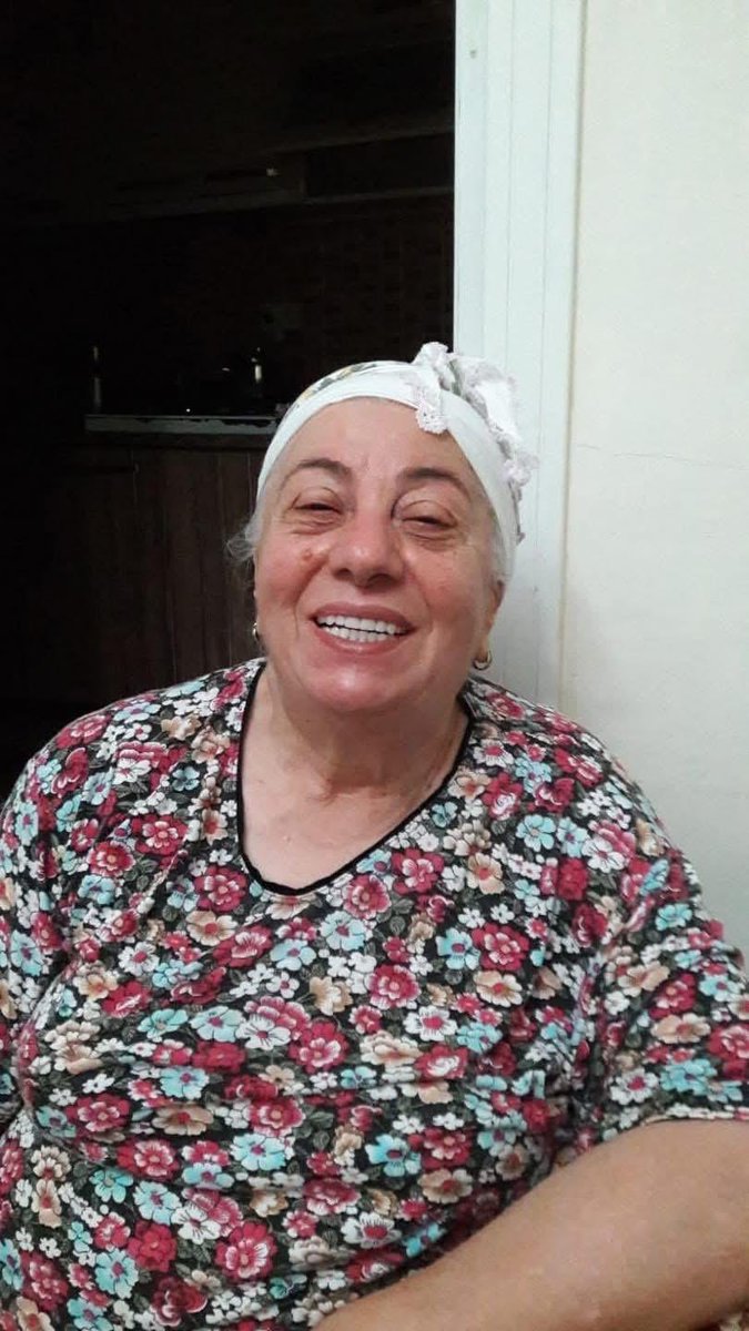 Metin Lokumcu’nun eşi Gülay ablayı kaybettik. 

Bugün öğle namazından sonra Kemalpaşa Camiinden cenazesi kalkacak, Akdere köyünde Metin Lokumcu’nun mezarının yanına defnedilecek.