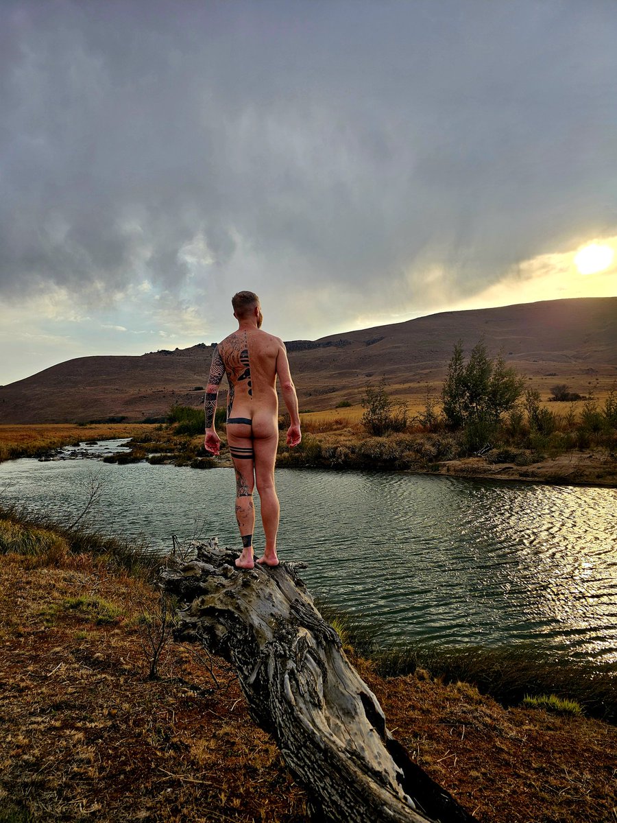 happy #humpday

#semiinked #stillsmiling #naturedaddy #nakedinnature