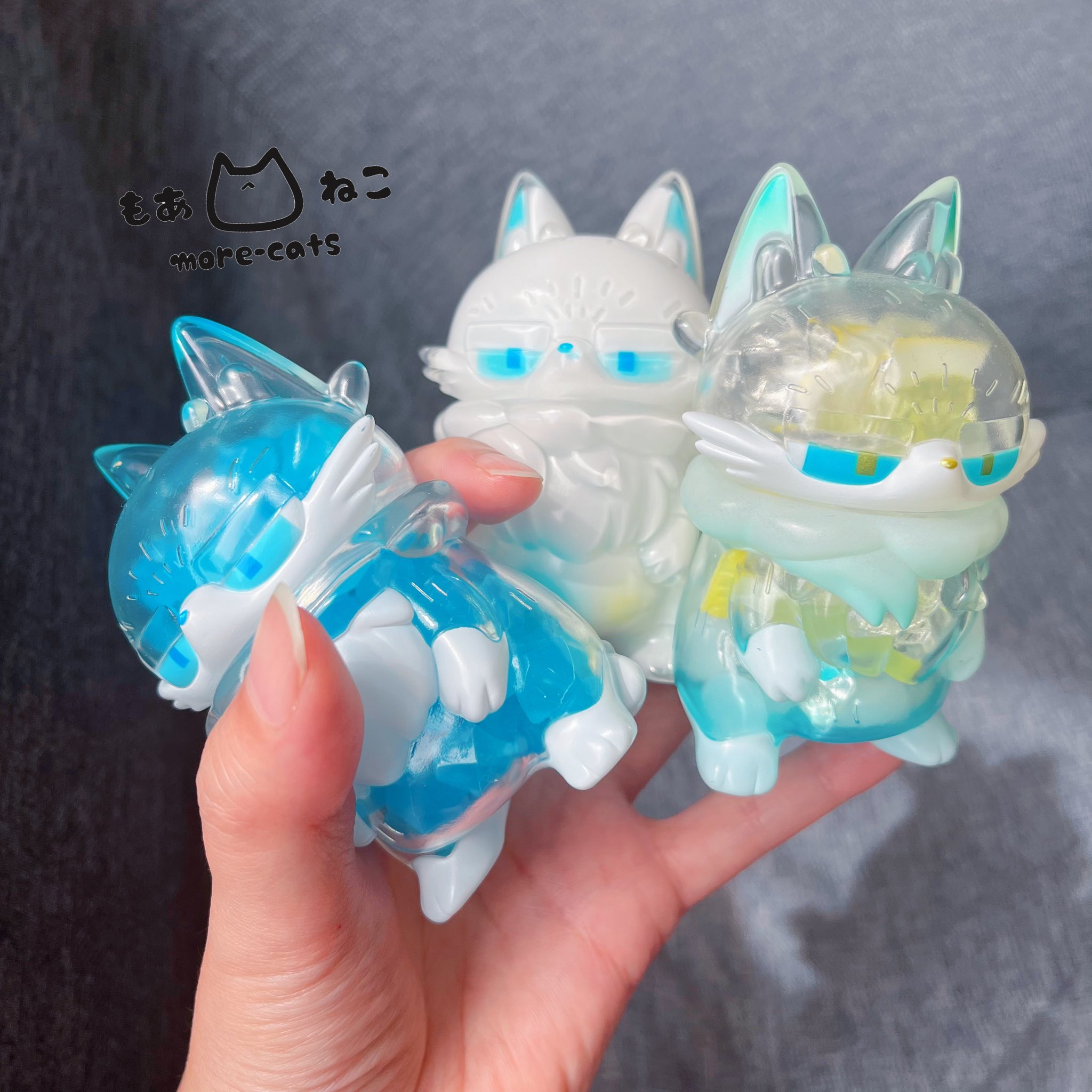 more-cats もあねこ　 　ハイロ　あいす　ソフビ more-cats もあねこ ハイロ 黒雷 未開封品 ソフビ - メルカリ