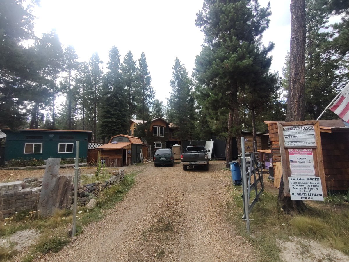 FateCreated's tweet photo. @Androidhummer Hey, I've got a show for you. In 30 days or so, Deschutes county Oregon, wants to demolish my house, I have stood my ground for the constitution, and our American freedom that's been usurped and diminished. I did it for we the people... https://t.co/Gld5UujyJp