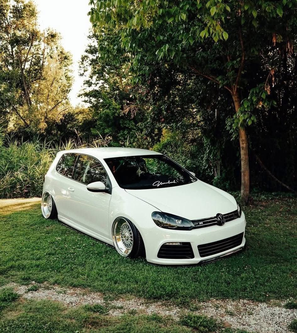 EpicDubs's tweet photo. 🥋 .:R
#VW #Volkswagen #GolfR #Mk6 #VwGolf #Mk6R #BBSRS #BBSwheels #Stanced #DubLife https://t.co/K87z0yE6qs