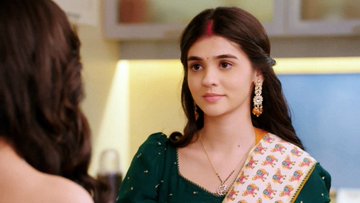 Pinkvilla247's tweet photo. Prarthana’s Kitchen Special: Bua Maa & Sonalika Roast Edition 🍳🔥
Forget food—Prarthana’s favorite roast is Bua Maa and Sonalika, served hot with sass and zero chill.
#PranaliRathod #ITA2025PranaliRathod #KumkumBhagya #PraShiv #TVDrama #DesiSass #RoastQueen #SerialTwists https://t.co/FEvAiEvEYz