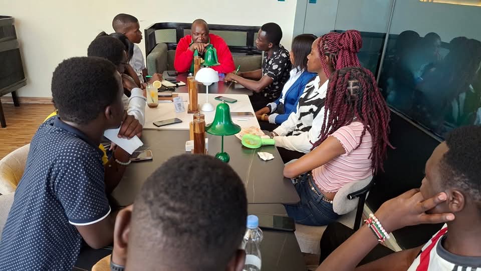 Fidelwenu's tweet photo. A meeting with Deputy leader Safina party .
#Safina party https://t.co/FFXcOVaxuA