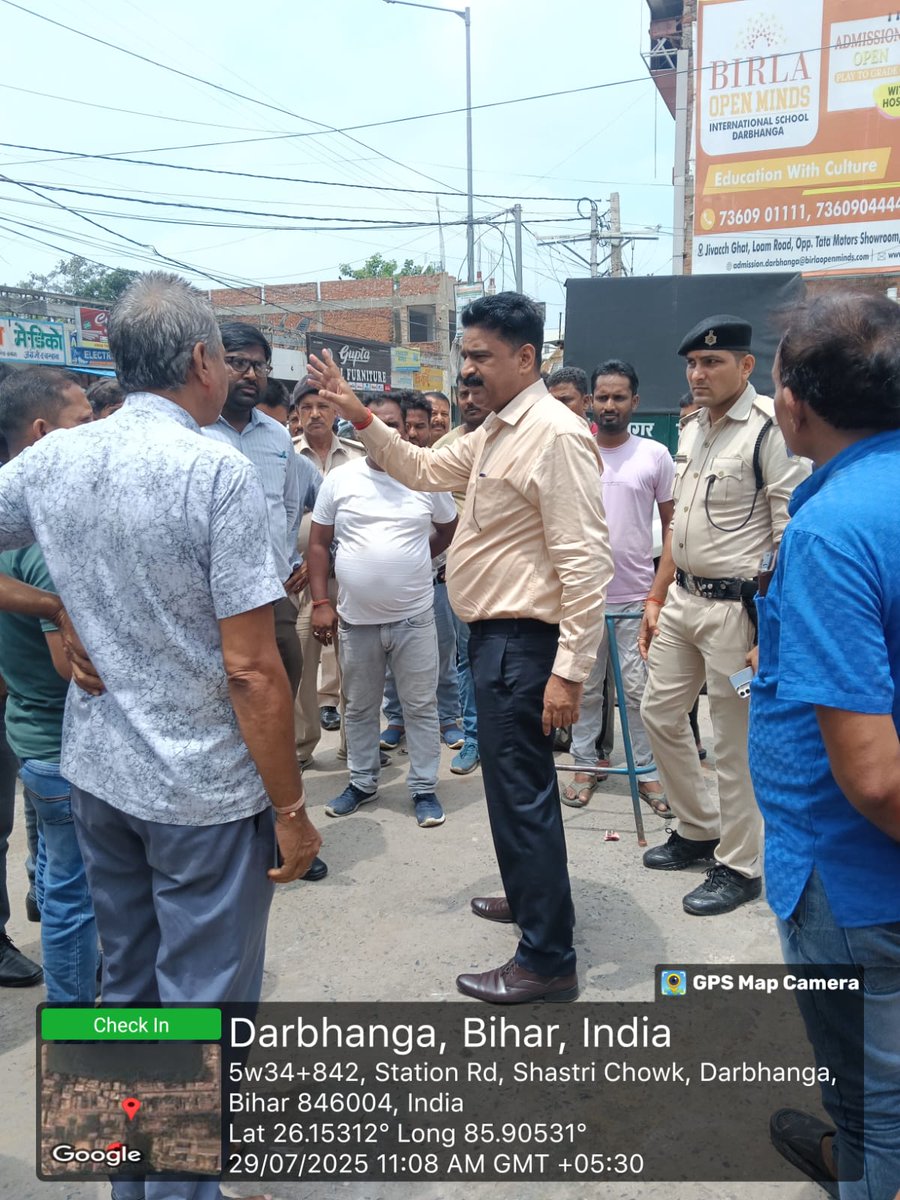 दिनांक 29.07.2025 को नगर आयुक्त श्री राकेश गुप्ता ने पुल निर्माण निगम एवं BUIDCo द्वारा क्रियान्वित हराही-दिग्घी-गंगासागर तालाब एकीकरण (Inter-linking) एवं सौंदर्यकरण परियोजना का भौतिक निरीक्षण किया एवं संबंधित पदाधिकारियों एवं अभियंताओं को आवश्यक दिशानिर्देश दिया।