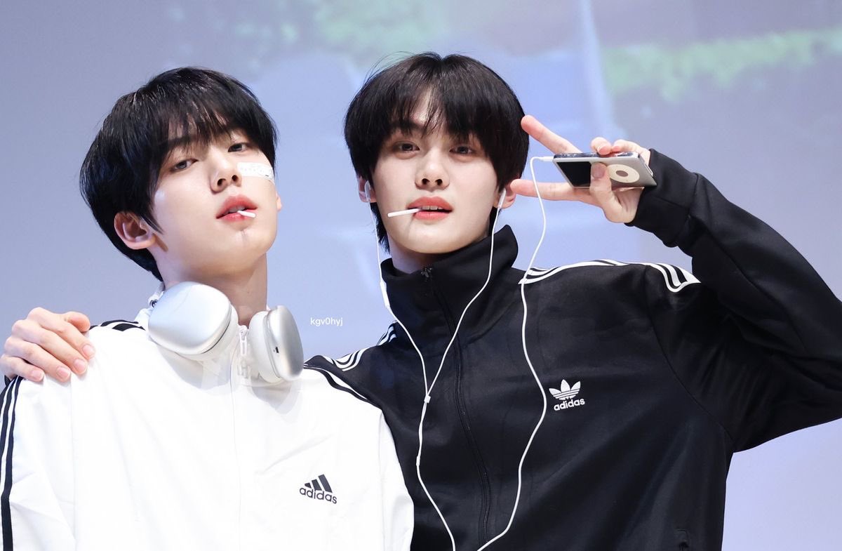 chuuuinging's tweet photo. 꼬질..                                 땨…// https://t.co/1mAddzKlu5