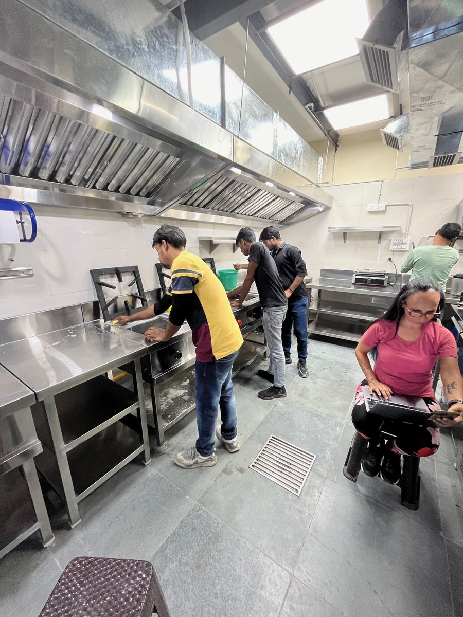 Harpreet Kaur Sapra tweet media