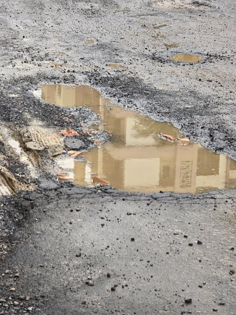 मुंबई Matters™👁️🗨️ (@mumbaimatterz) on Twitter photo Horrible
Pathetic
Disgusting
<a href="/mybmc/">माझी Mumbai, आपली BMC</a> @mybmcimfra & the roads they build & maintain.
Nr Golden Nest, Sector 9 Charkop, Kandivali west. Horrible
Pathetic
Disgusting
<a href="/mybmc/">माझी Mumbai, आपली BMC</a> @mybmcimfra & the roads they build & maintain.
Nr Golden Nest, Sector 9 Charkop, Kandivali west.