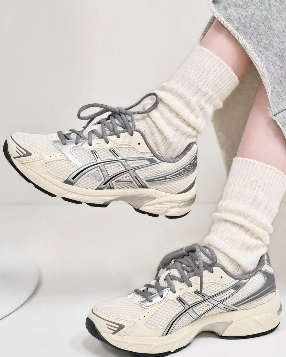 moddustore's tweet photo. Preorder 
✨Asics 〰️Gel 1130 สีเทา 🩶👟  ลด 50%‼️

** ทรงสวย ใส่สบาย สีน่ารักมาก  **

✖️ลดเหลือ 2,690- รีทวิตส่งฟรี✖️ปกติ 4,500+
มัดจำ 400

⚡️รอ 30 วัน 📍ปิดรับ 31/7
📝กรอกฟอร์มได้เลยhttps://t.co/MgDTpBRPQK https://t.co/k2fSimIqRT