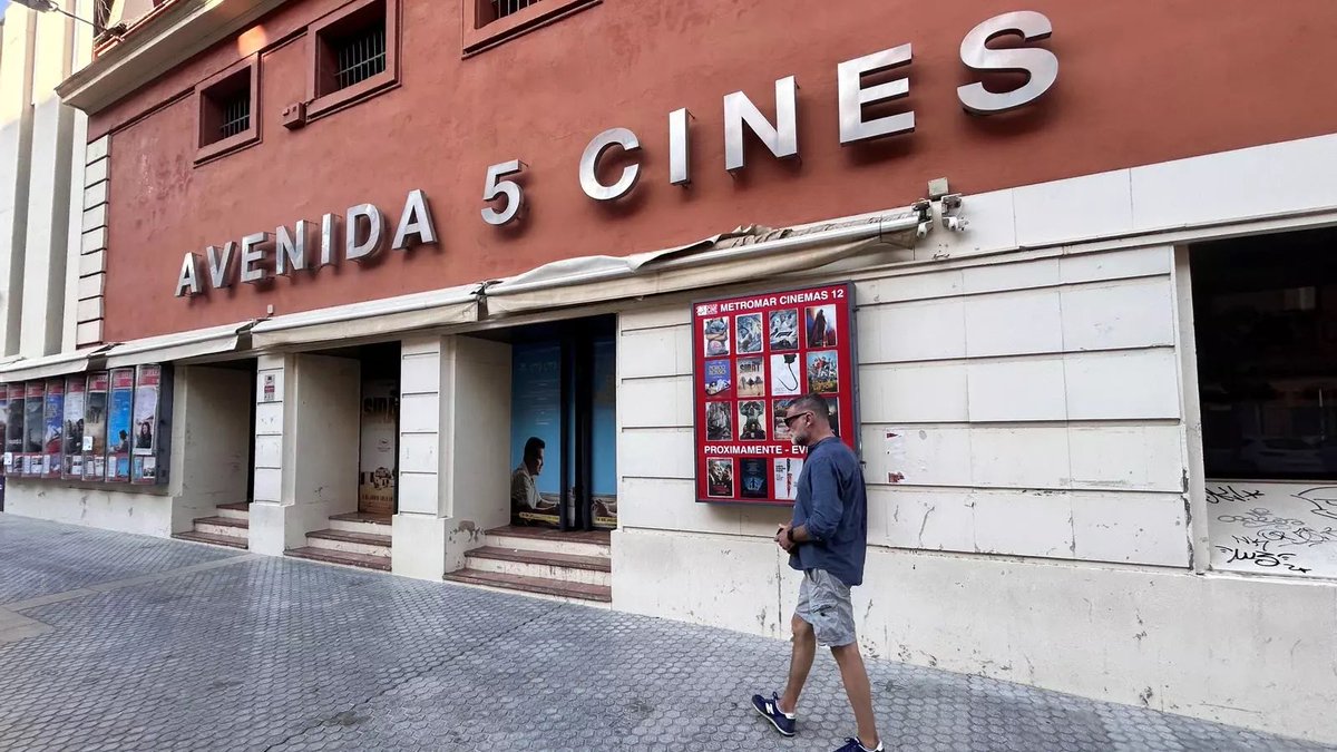 Paco Correal (@correalpaco) on Twitter photo Para mayores de dieciocho años. El 30 de julio de 2007 mueren Antonioni e Ingmar Bergman; el primero vino a Sevilla en 1983, del segundo trajo una de sus obras teatrales para la Expo 92
#CalleRioja <a href="/diariosevilla/">Diario de Sevilla</a>
diariodesevilla.es/sevilla/mayore… Para mayores de dieciocho años. El 30 de julio de 2007 mueren Antonioni e Ingmar Bergman; el primero vino a Sevilla en 1983, del segundo trajo una de sus obras teatrales para la Expo 92
#CalleRioja <a href="/diariosevilla/">Diario de Sevilla</a>
diariodesevilla.es/sevilla/mayore…