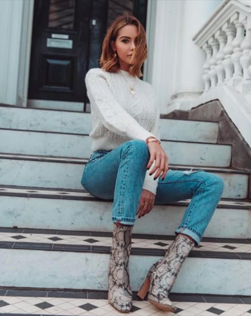 Le__Coach's tweet image. Ce matin, j&apos;ai fais une séance de frustration avec un nouveau dans mes DM. J&apos;ai montrée à A ce que je fais. Il voulait jouir. J&apos;ai refusé et il a lécher mes bottes comme signe de soumission.
J&apos;ai hâte de te revoir A pour continuer ton éducation