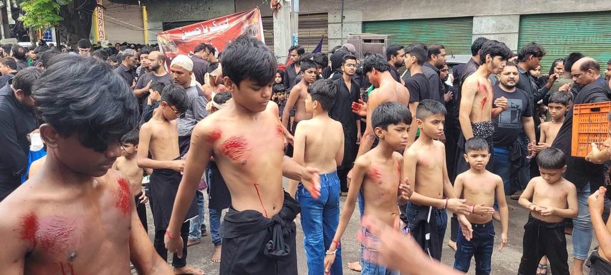 BaqriBjp's tweet photo. Inkaar #Aasmaan Ko Hai Raazi Zameen Nahi - #Asghar Tumhare Khoon Ka Thikana Kahin Nahi - In Connection with #1386th Martyrdom Anniversary of Shahzada #AliAsghar (a.s) #KHOONIMATAM Self-flagellation to remember the sacrifice of Youngest son of #ImamHussain (a.s) annual processions https://t.co/LAVZpRVLkj