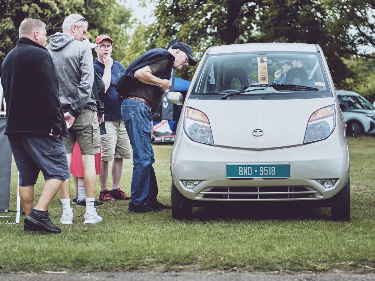 theintercoolerx's tweet photo. ‘So turned off are these kids by increasingly dull and unaffordable modern fare, they’re turning back towards the cars their parents drove.’

@Andrew_Frankel judged a concours open only to cars of the most exceptional ordinariness. Welcome to the Festival of the Unexceptional. ⬇️ https://t.co/UW4HFOxBRK