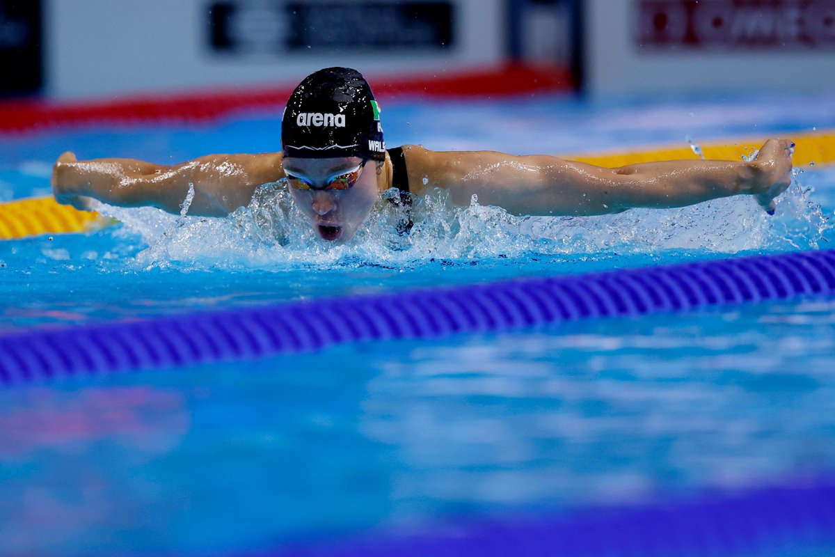 swimireland's tweet photo. 𝗪𝗢𝗥𝗟𝗗 𝗔𝗤𝗨𝗔𝗧𝗜𝗖𝗦 𝗖𝗛𝗔𝗠𝗣𝗜𝗢𝗡𝗦𝗛𝗜𝗣𝗦 | 𝗗𝗔𝗬 𝗙𝗢𝗨𝗥 𝗛𝗘𝗔𝗧𝗦

Ellen Walshe and Danielle Hill have comfortably qualified for the semi-finals of the 200m Butterfly and 50m Backstroke respectively on the fourth day of racing of the World Aquatics Championships at the Singapore Sports Hub.

Read more 👇
https://t.co/Drz3WJVC6p

#TeamIreland #AQUASingapore25