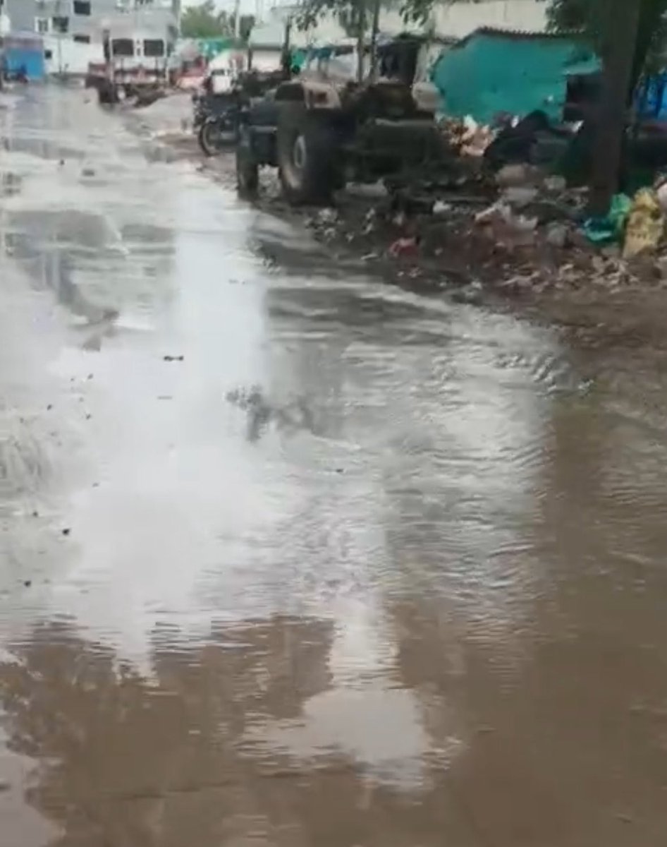 mrmaddhav's tweet photo. Dear Sir, drain system get chocked and sewage water is oozing out causing road inundation and very unhygienic situation near Madhapur Ayyappa Society,Chanda Naik Nagar Thanda, Dhobi Ghat Road,Serilingampally Mandal. Request action to rectify. 
@CommissionrGHMC 
@GHMCOnline https://t.co/bHpnCw7v84