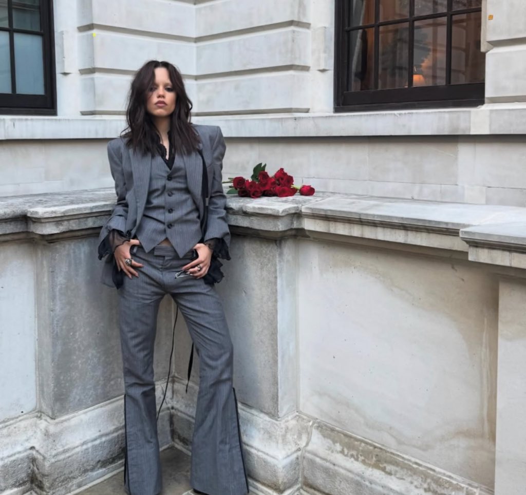 I know she the type to open passenger door for you 😮‍💨