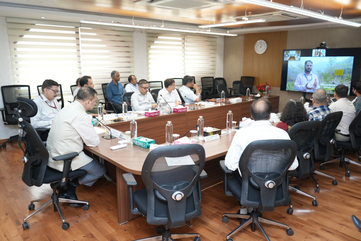 Shri V. Srinivas, Secretary, DARPG, chaired the 29th National Good Governance Webinar on July 30, 2025, as part of the National Good Governance Webinar Series 2025–26. The theme of the webinar was “Innovation–State.” The webinar saw participation from officials of Central and