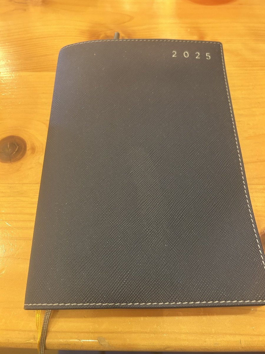 TK_denko's tweet photo. サラリーマンを卒業し、自営業になった。
今日はひと仕事終えた。
喫茶店で人生の計画を考える。

平日の昼間から、こんな豊かな時間を取れるのは自営業になってからだ。 https://t.co/Wtp4tz3owt