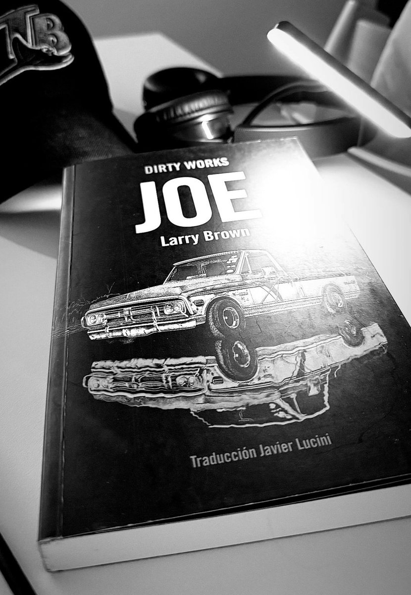 dirtyworksedit's tweet photo. Brother @lalibreriadeinigo.
🖤💥
#dirtyworkseditorial #dirtyfamily #dirtybrotherhood #hermandadsucia #gentebonita #gentefetén #coolashell #joe #larrybrown #literaturadealtocopete #literaturasureña #ahílollevas #cómotequedas #sincuidao #andaqueno #paquetúveas #ustedverá https://t.co/U3fLJiiOIT