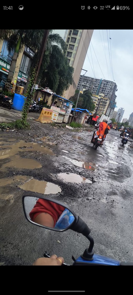 AbhijitSur54323's tweet image. @MMRDAOfficial Are you people even alive or just collecting salaries to ignore reality? Roads in Naigaon East are worse than open gutters — it's like driving through hell. Do you even know this area exists, or is your job just a joke? #NaigaonEast #MMRDA #shameless