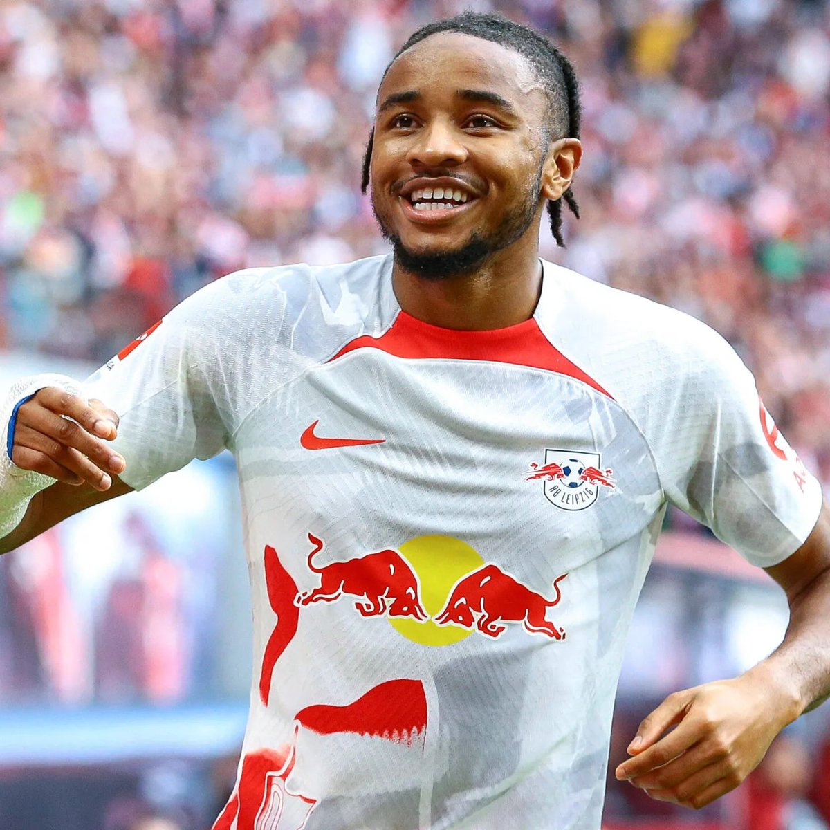 DeadlineDayLive's tweet image. 🚨 RB Leipzig have expressed an interest in re-signing Christopher Nkunku as Chelsea move for Xavi Simons.

(Source: Chelsea Chronicle)